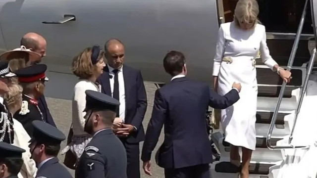 Uçaktaki krizin sebebi ortaya çıktı! Eşi, Macron’u neden görmezden geldi?