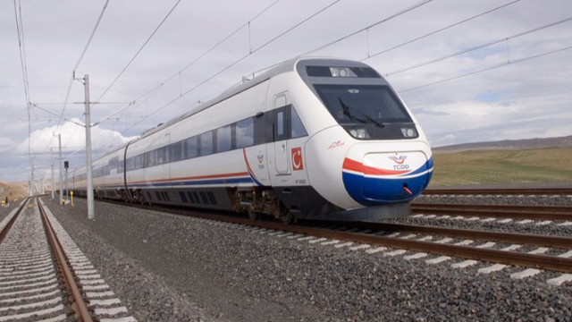 Zam teklifini reddeden memurların eylemi hayatı durdurdu! 5 ilde tren seferleri iptal