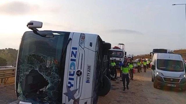 Kuzey Marmara Otoyolu'nda yolcu otobüsü devrildi: 4 kişi öldü, 20 yaralı var
