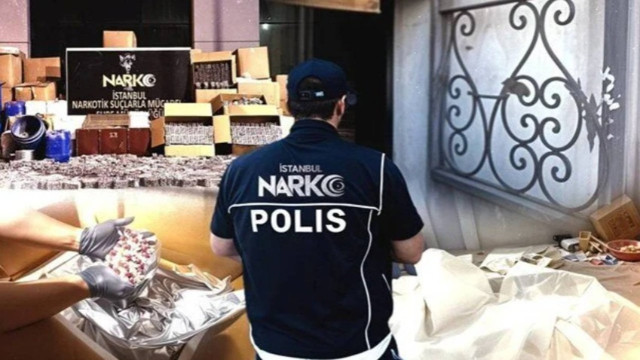 Uyuşturucu tacirlerine baskın: Milyonlarca hap yakalandı