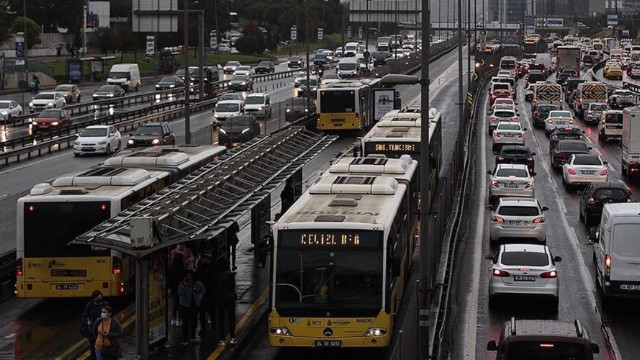İstanbul'da 30 yaşın üstündeki öğrenciler de indirimli ulaşımdan faydalanabilecek