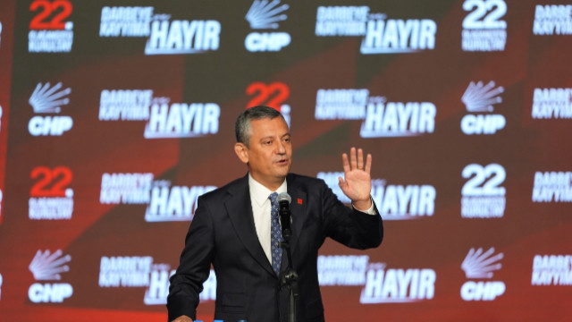 Son dakika! CHP'de 22. Olağanüstü Kurultay! Özel, yeniden genel başkan