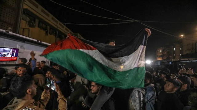 Gazze ve İsrail'de ateşkes kutlamaları