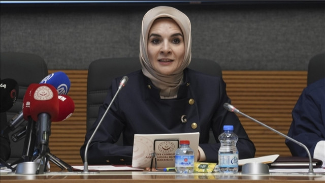 Bakan Göktaş'tan sosyal medya önerisi: 15 yaşından küçüklere hizmet sunulması