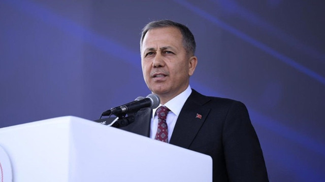 Bakan Yerlikaya 'en kapsamlısı' diyerek duyurdu: İzmir'deki uyuşturucu operasyonunda 641 kişi gözaltına alındı