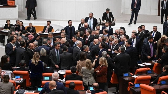 Meclis’te tabutlu eylem! Genel Kurul karıştı