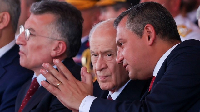 Özgür Özel'den Devlet Bahçeli'ye: 'Ahmaklık' sözünü üzerime alınmadım