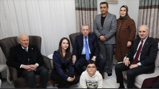 Erdoğan ve Bahçeli'den depremzede aileye ziyaret