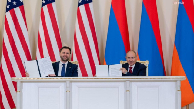 ABD-Ermenistan hattında yeni dönem: Vance Erivan’da nükleer anlaşmaya imza attı