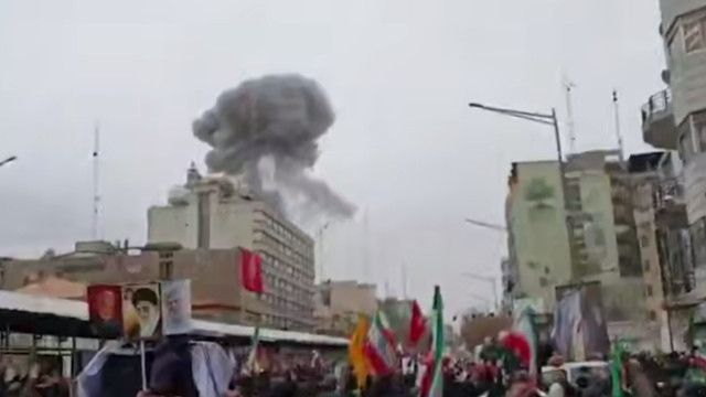 İran'da miting alanında patlama!