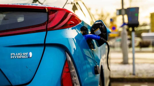 Türkiye otomotiv pazarında tarihi eşik: Her iki araçtan biri elektrikli!