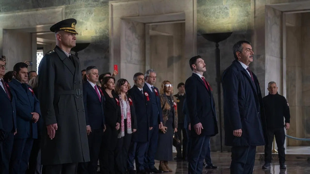 Bakan Tekin’den Anıtkabir’de tarihi mesaj: Çocuklarımızın gözündeki ışık, geleceğin teminatıdır
