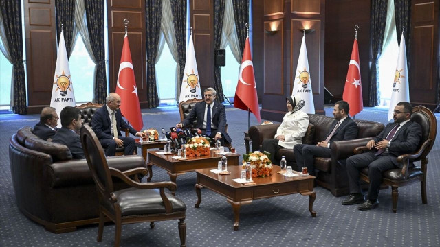 Siyasette 3 bayram sonra tarihi buluşma! CHP ve AK Parti genel merkezinde emekli zirvesi
