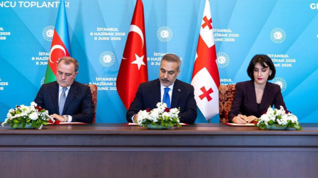 İstanbul'da tarihi zirve! Hakan Fidan ve bakanlar imzayı attı: Üç ülkeden dev ortaklık ilanı
