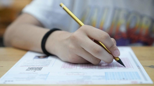 Bakan Tekin duyurdu: Cuman günü LGS nedeniyle okullar tatil