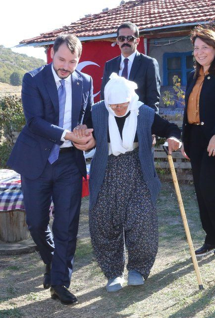 Bakan Albayrak Hesna nineyi ziyaret etti - Sayfa 17