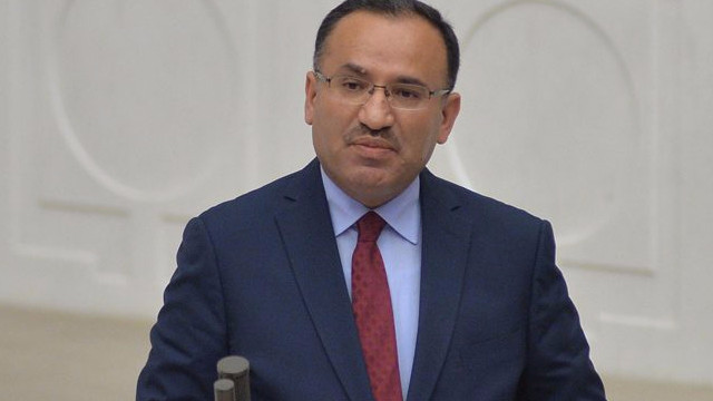 Bozdağ'dan Hakan Atilla açıklaması: Mahkeme hukuku çiğnedi