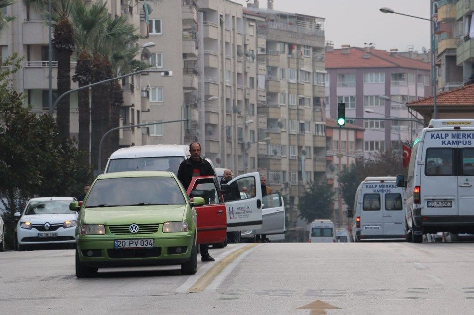 Yurdun dört bir yanında saat 9'u 5 geçe - Sayfa 53