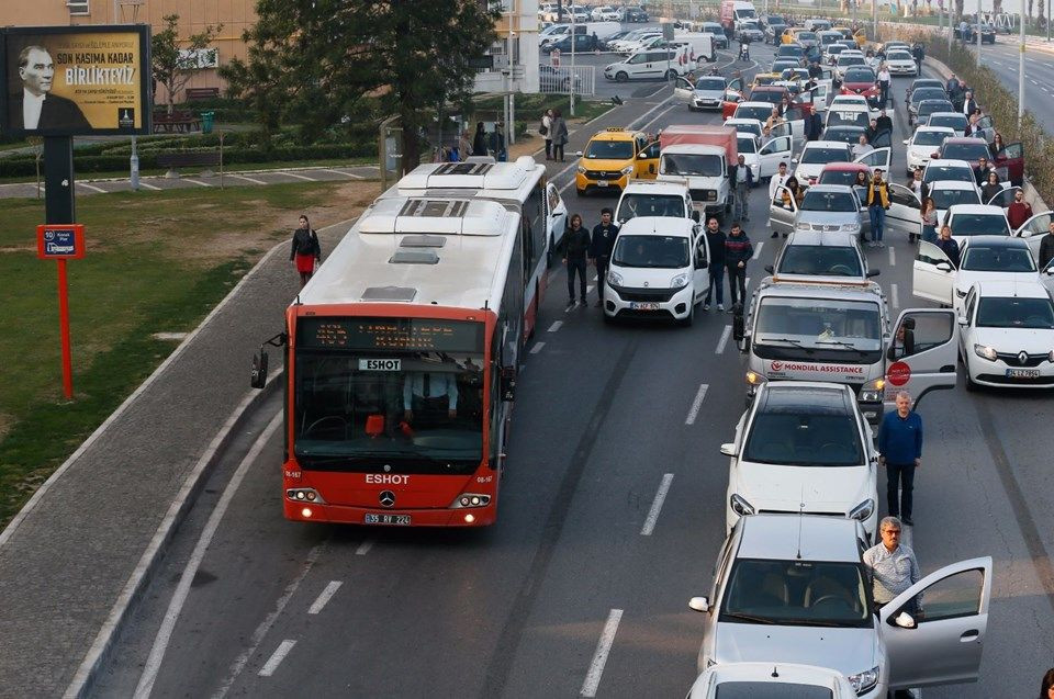 Yurdun dört bir yanında saat 9'u 5 geçe - Sayfa 54