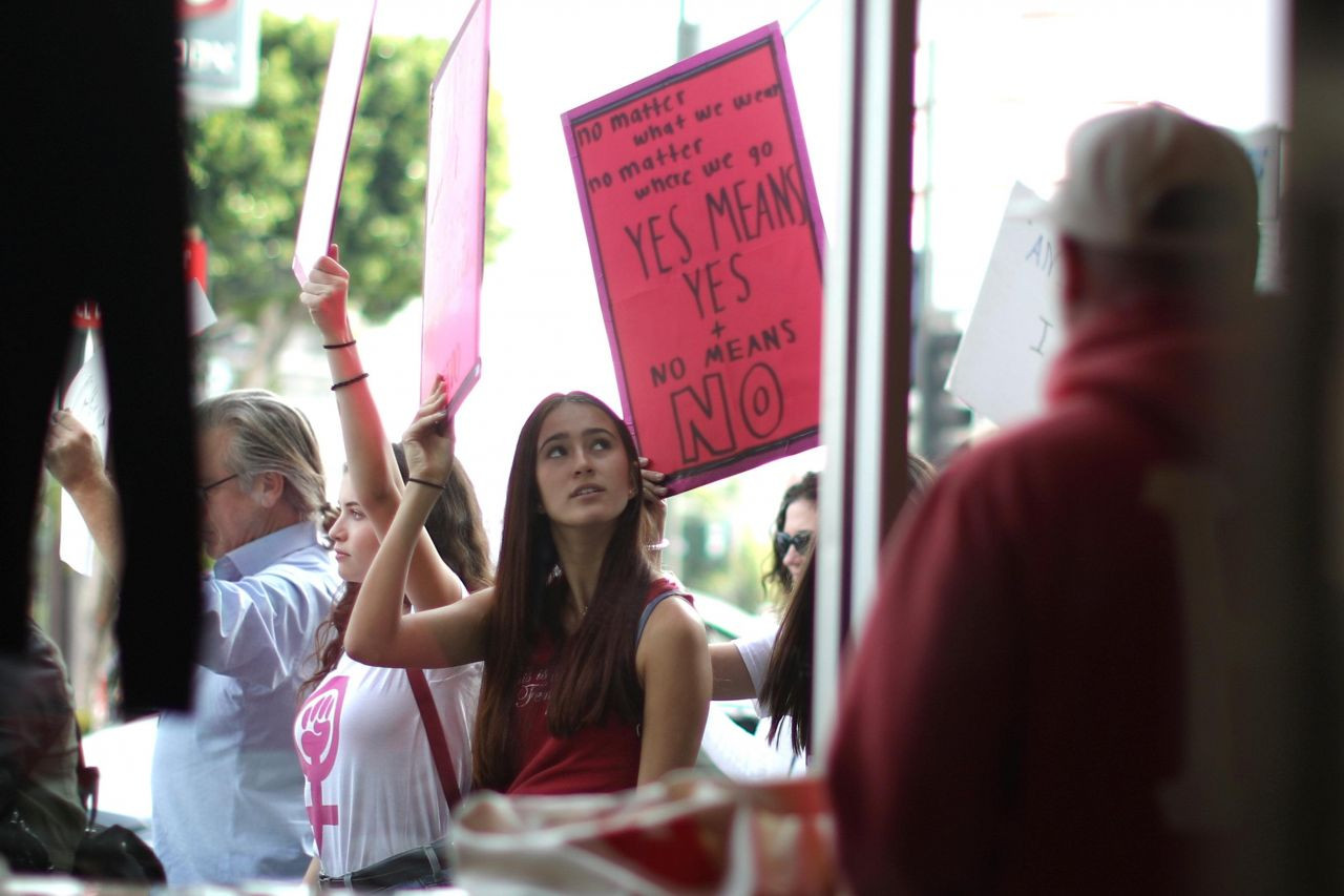 Hollywood'daki tacize karşı protesto yürüyüşü - Sayfa 7