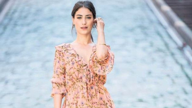 Hazal Kaya, kanser hastası annesinin saçlarını kazıdı - Sayfa 10