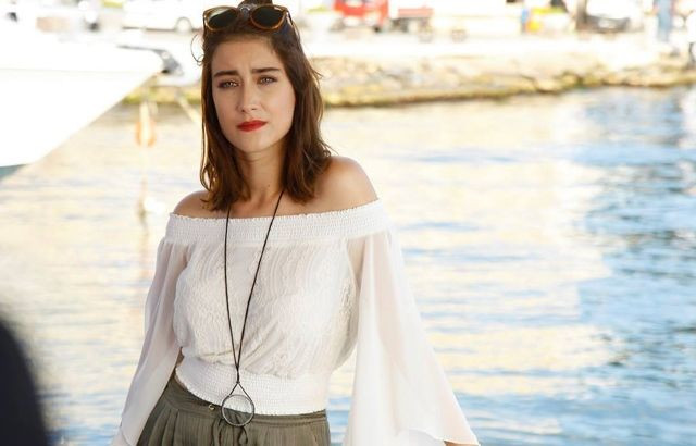 Hazal Kaya, kanser hastası annesinin saçlarını kazıdı - Sayfa 11