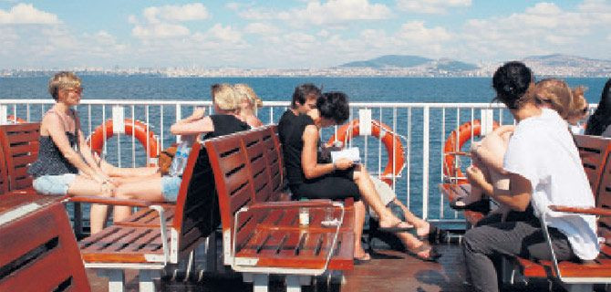 İstanbul’u 10 ayda 9 milyon turist ziyaret etti - Sayfa 24