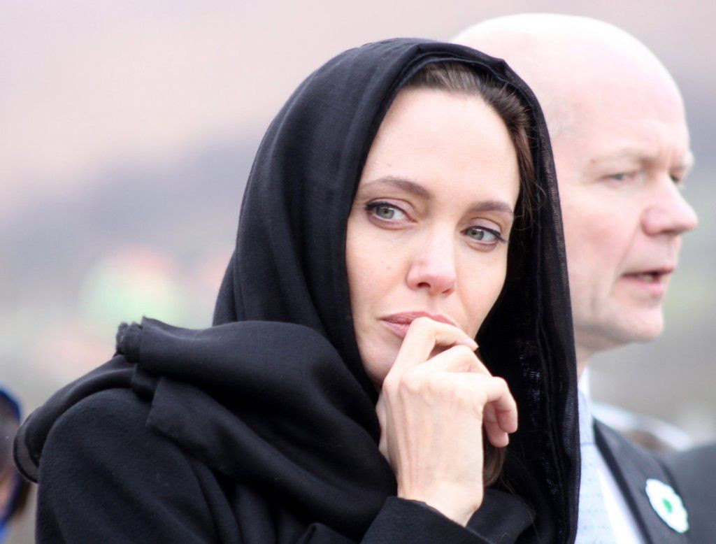 Angelina Jolie ile Tuba Büyüküstün bir araya geldi - Sayfa 14