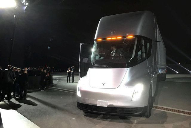 Tesla’nın elektrikli TIR’ı tanıtıldı - Sayfa 11