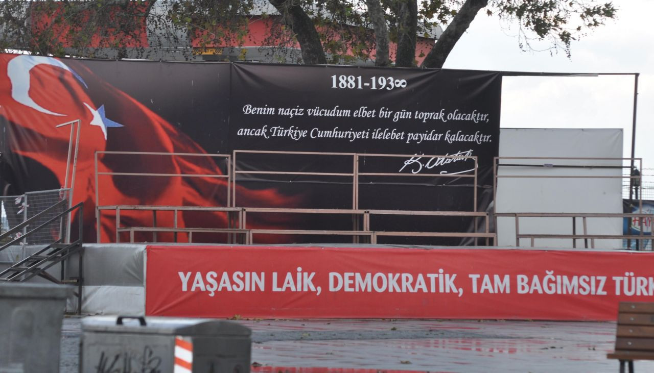 İzmir'de Atatürk afişine bıçaklı saldırı - Sayfa 5