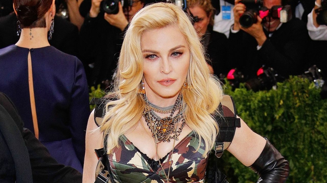 Madonna nü fotoğraflarını satışa çıkardı - Sayfa 15