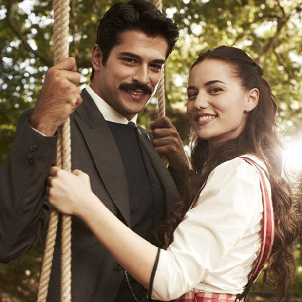 Fahriye Evcen ve Burak Özçivit’ten traktör pozu - Sayfa 6