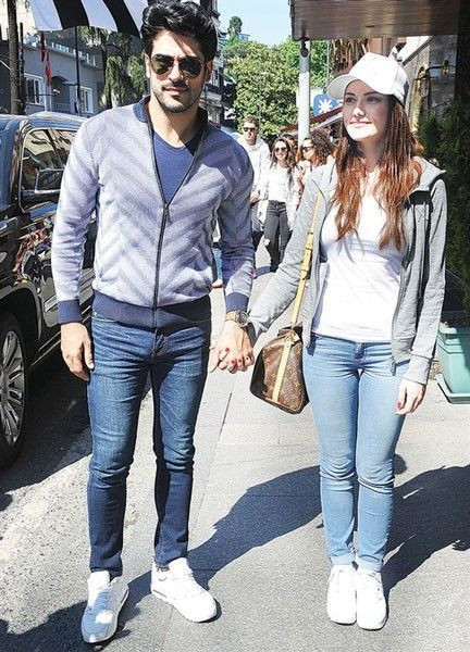 Fahriye Evcen ve Burak Özçivit’ten traktör pozu - Sayfa 14