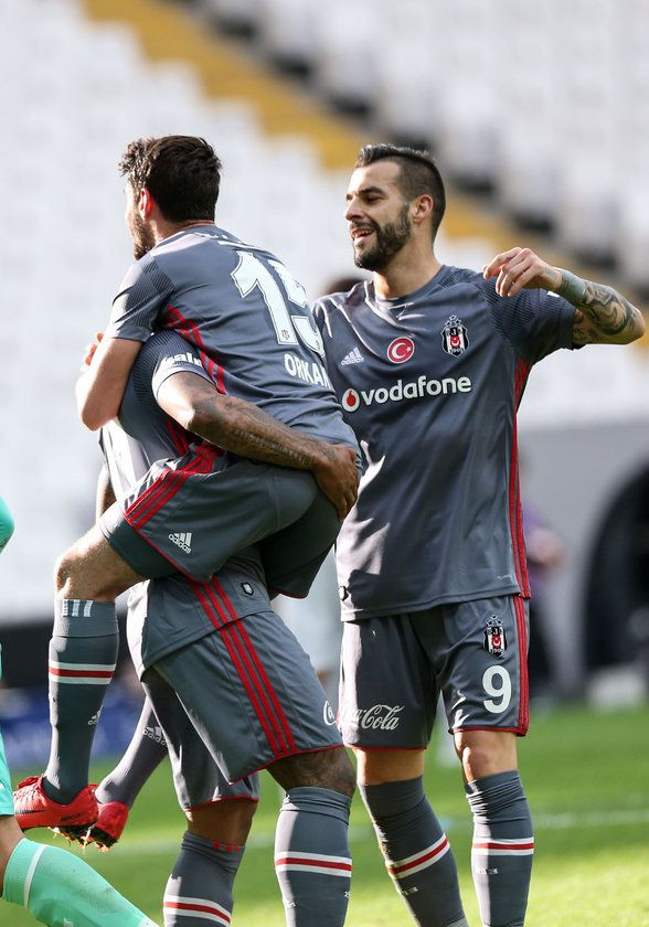 Beşiktaş, Manisaspor ağlarına 9 gol bıraktı - Sayfa 1