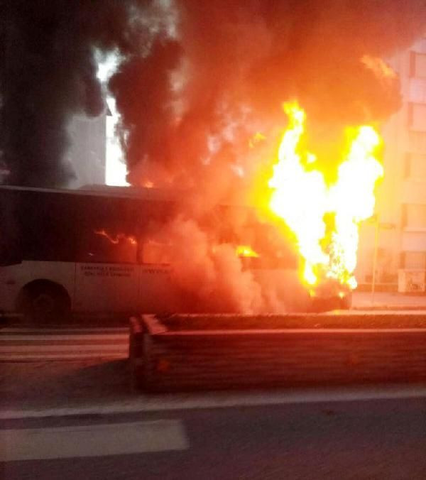 Çanakkale'de özel halk otobüsü alev aldı - Sayfa 8