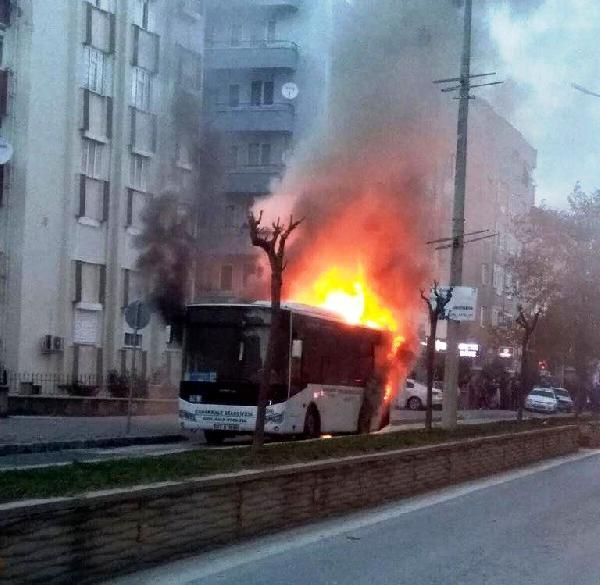 Çanakkale'de özel halk otobüsü alev aldı - Sayfa 9