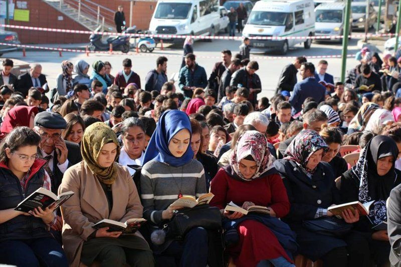 Tosya Kaymakamı ilçeye okuma alışkanlığı kazandırmaya çalışıyor - Sayfa 1