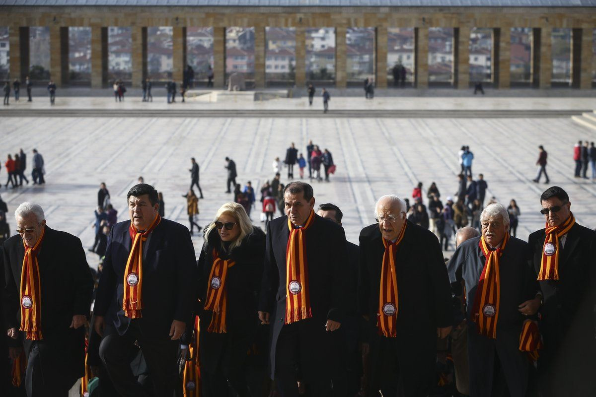 Galatasaray yönetimi Anıtkabir'i ziyaret etti - Sayfa 3