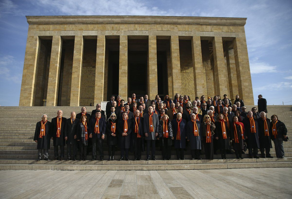 Galatasaray yönetimi Anıtkabir'i ziyaret etti - Sayfa 4