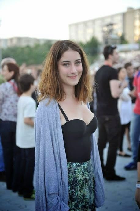 Hazal Kaya: Anksiyete hastalığına yakalandım - Sayfa 10