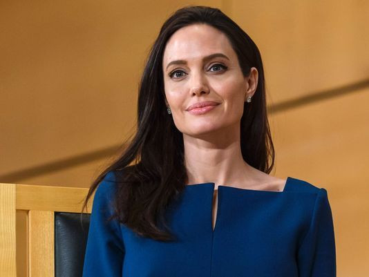 Angelina Jolie 38 kiloya kadar düştü - Sayfa 10