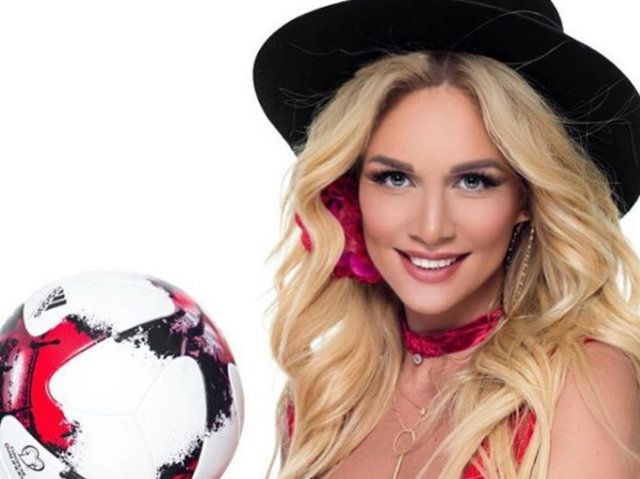 Victoria Lopyreva, Galatasaray maçına geldi - Sayfa 26