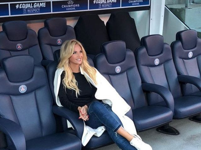 Victoria Lopyreva, Galatasaray maçına geldi - Sayfa 27