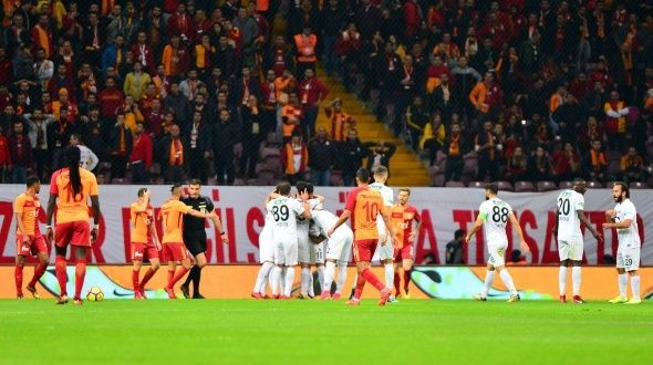 Galatasaray - Akhisar Belediyespor maçından kareler - Sayfa 1