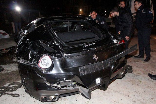 Burak Yılmaz'ın takla attığı Ferrari'nin kimin olduğu ortaya çıktı - Sayfa 14