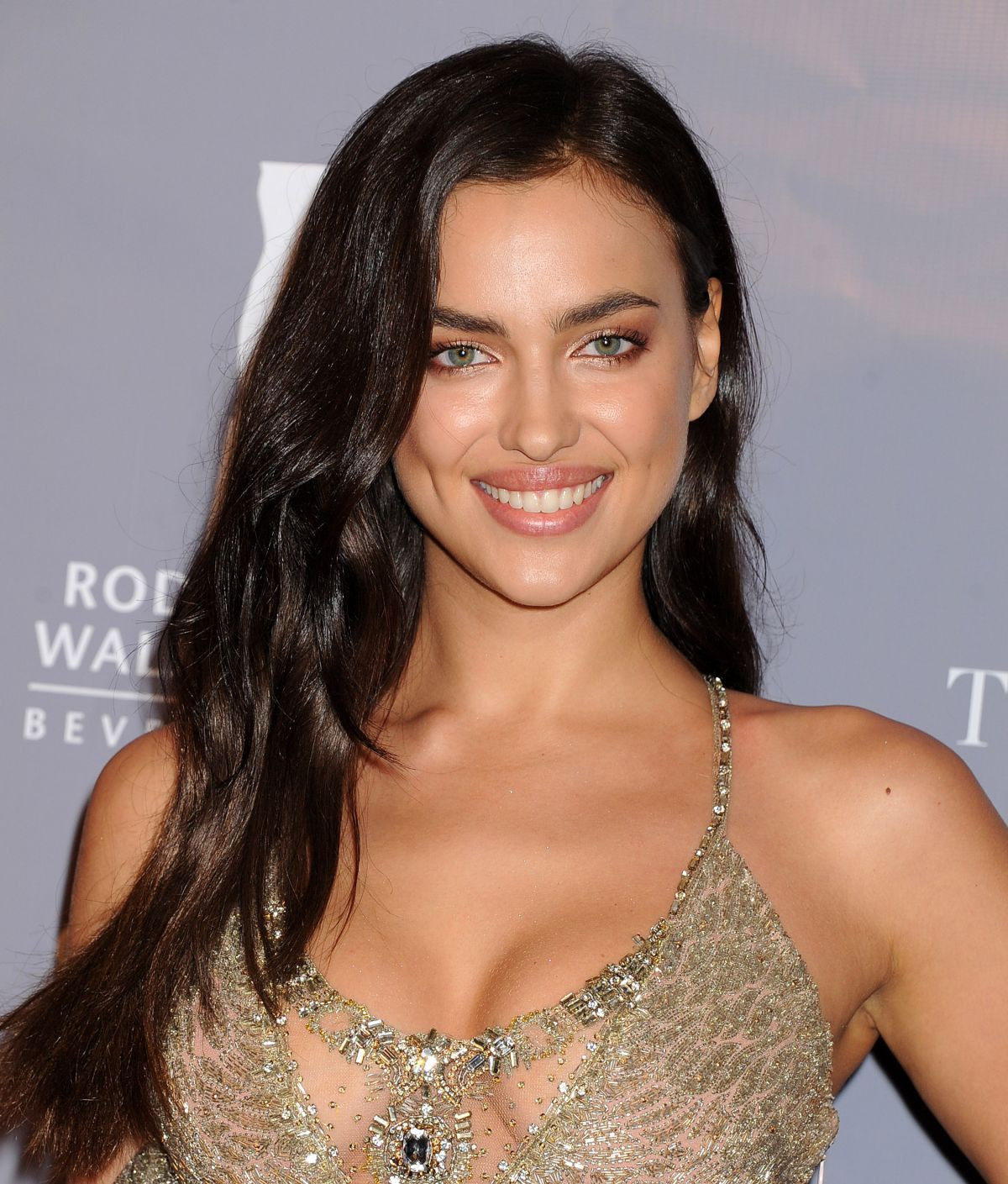 Manken Irina Shayk Mert Alaş'ın kitabına destek için soyundu - Sayfa 10