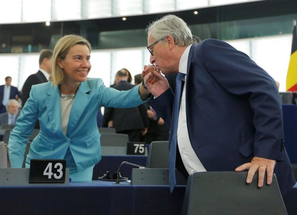 Juncker'in öpücükleri gündem oldu - Sayfa 15