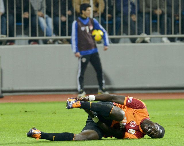 Emmanuel Eboue: İntiharın eşiğine geldim - Sayfa 9