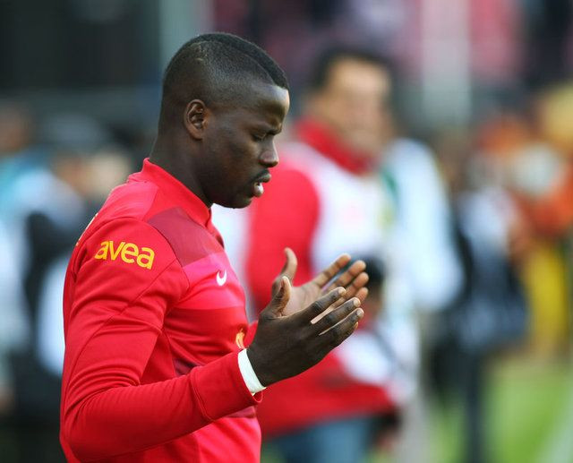 Emmanuel Eboue: İntiharın eşiğine geldim - Sayfa 19