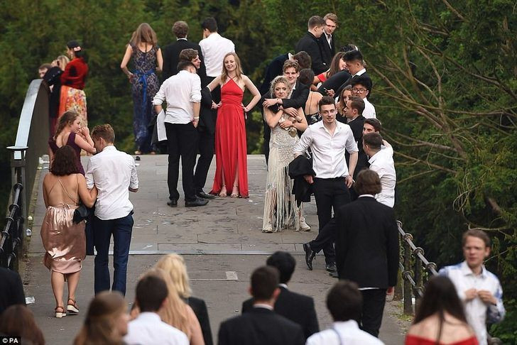 İngiltere'de eğlencenin dozunu kaçırdılar - Sayfa 31